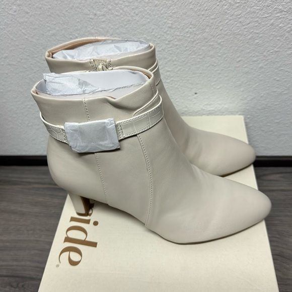 LifeStride Women's Guild Ankle Boot (WIDE) - Picture 5 of 7